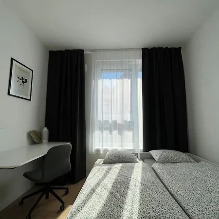 Apartment 3br Stadium Getaway - Parking Pressburg