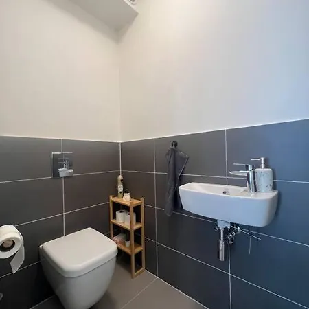 3br Stadium Getaway - Parking Appartement