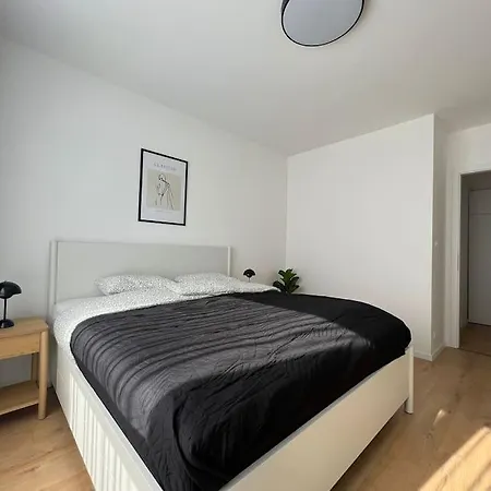3br Stadium Getaway - Parking Appartement