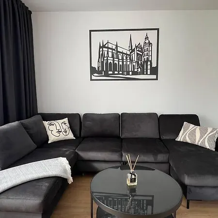 Apartment 3br Stadium Getaway - Parking Pressburg