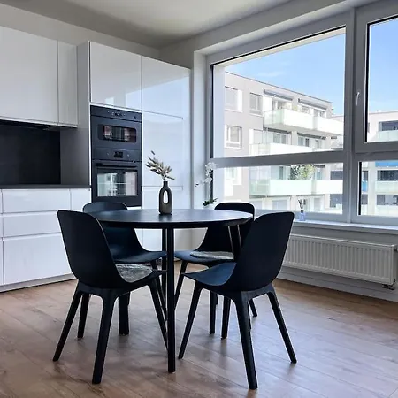 3br Stadium Getaway - Parking Pressburg