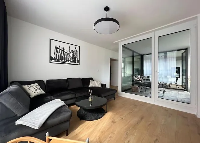 3br Stadium Getaway - Parking