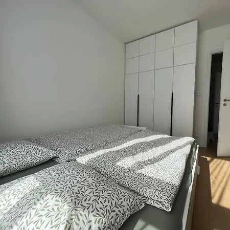 3br Stadium Getaway - Parking