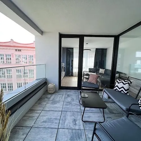 3br Stadium Getaway - Parking Apartament