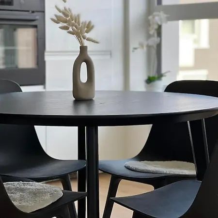 3br Stadium Getaway - Parking Apartament *