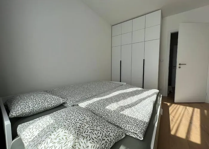 3br Stadium Getaway - Parking